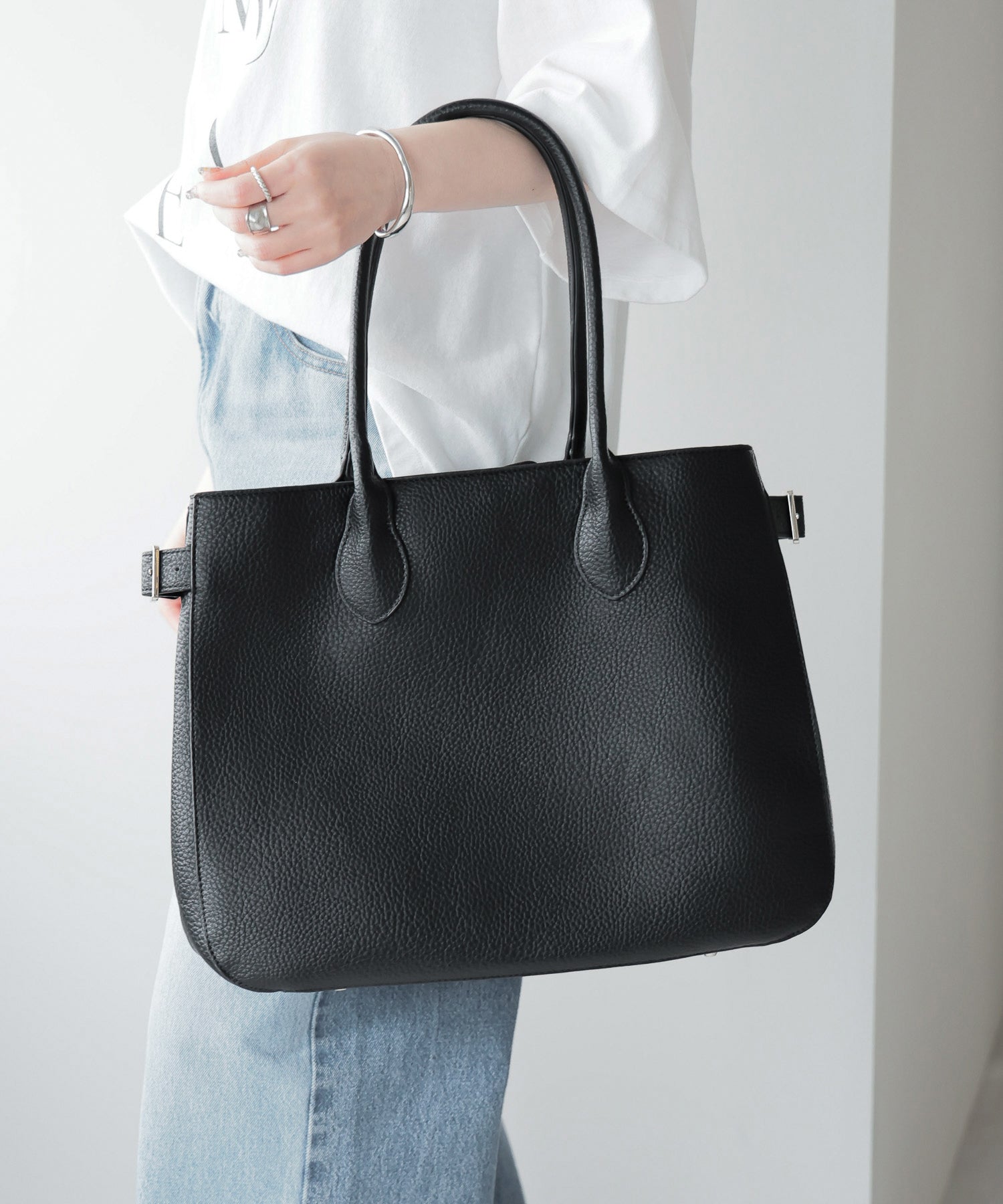 グッシオ GUSCIO サイドベルトトートバッグ （BLACK） BLACK