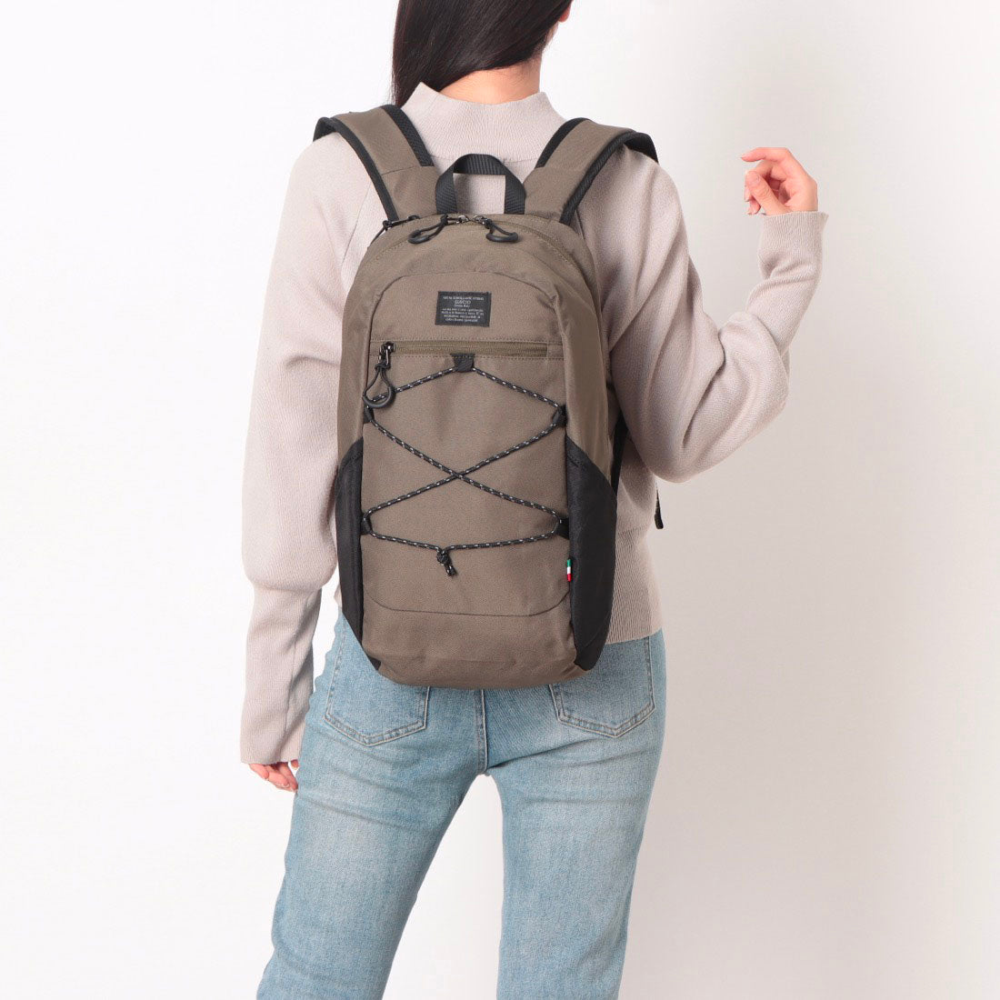 グッシオ GUSCIO 軽量スリムナイロンリュック （GRAY） GRAY