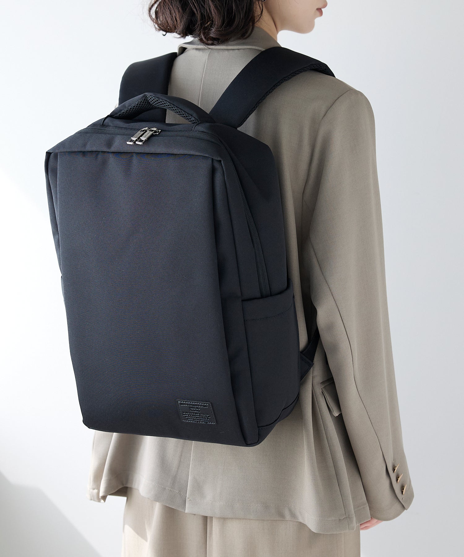 グッシオ GUSCIO スクエア型ビジネスリュック （BLACK） BLACK