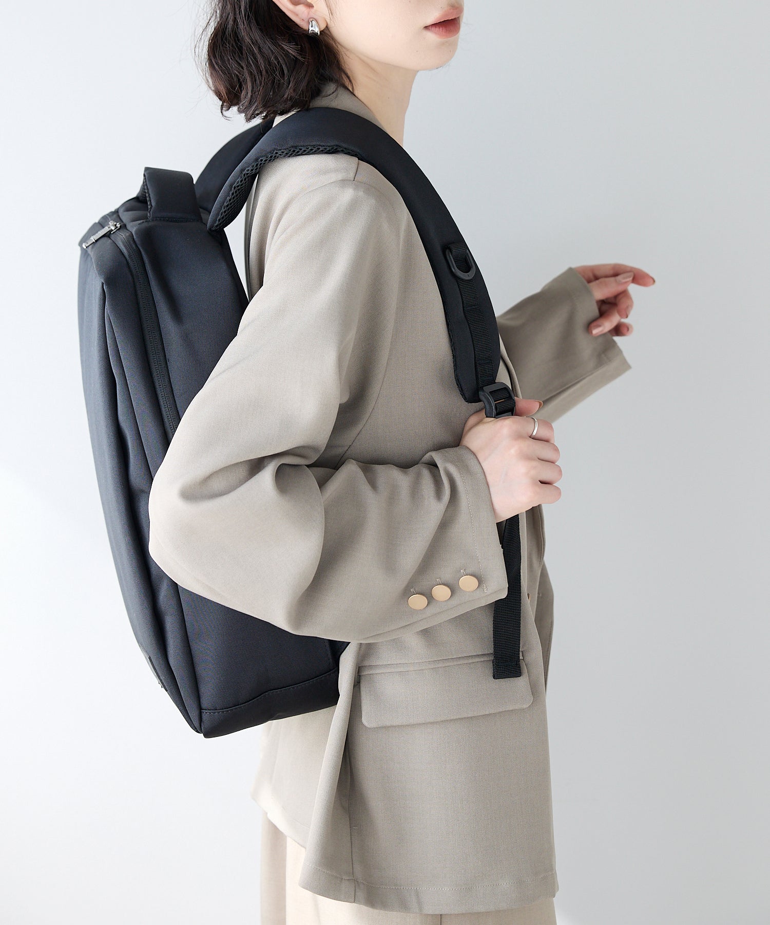 グッシオ GUSCIO スクエア型ビジネスリュック （BLACK） BLACK
