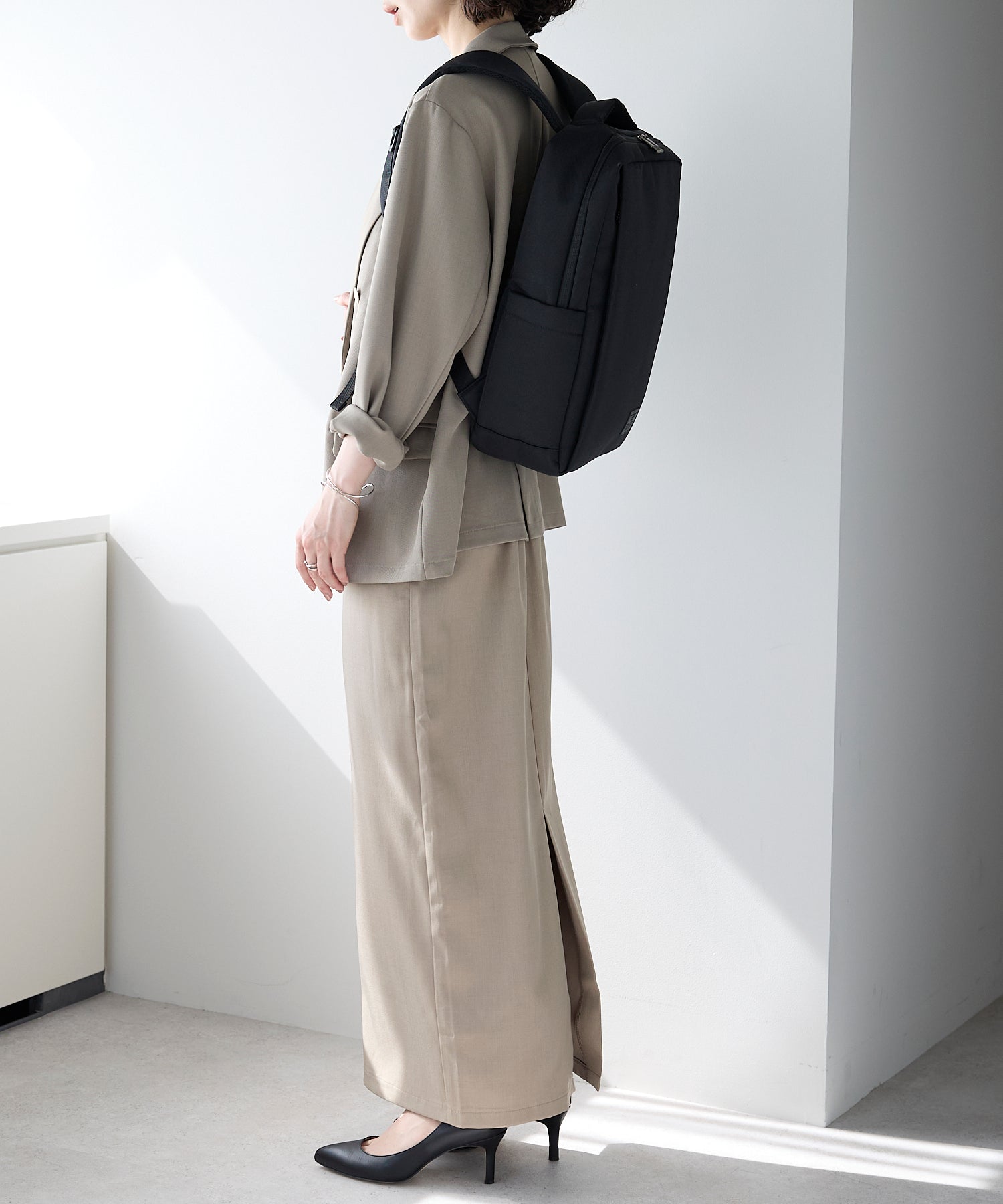 グッシオ GUSCIO スクエア型ビジネスリュック （BLACK） BLACK
