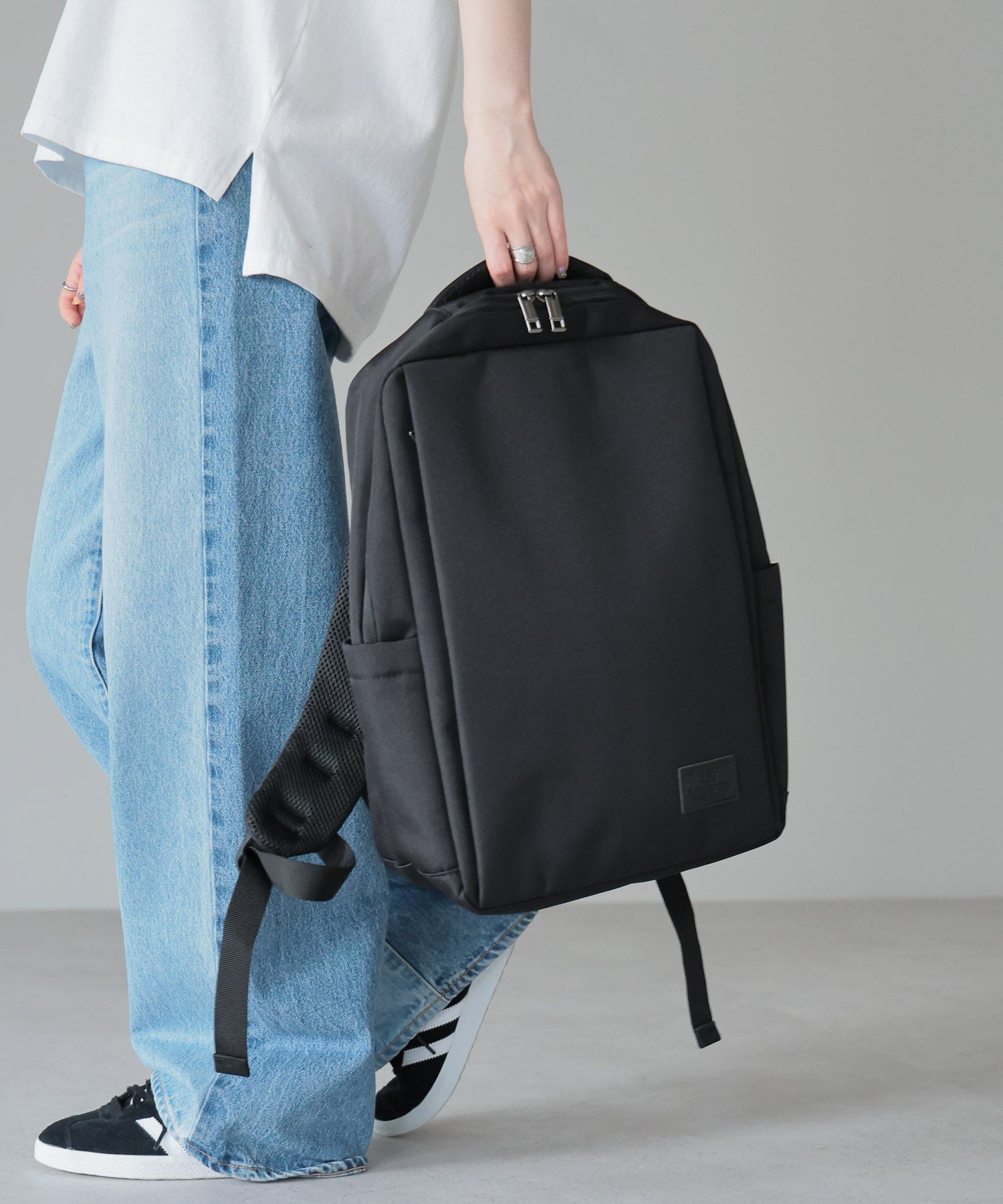 グッシオ GUSCIO スクエア型ビジネスリュック （BLACK） BLACK