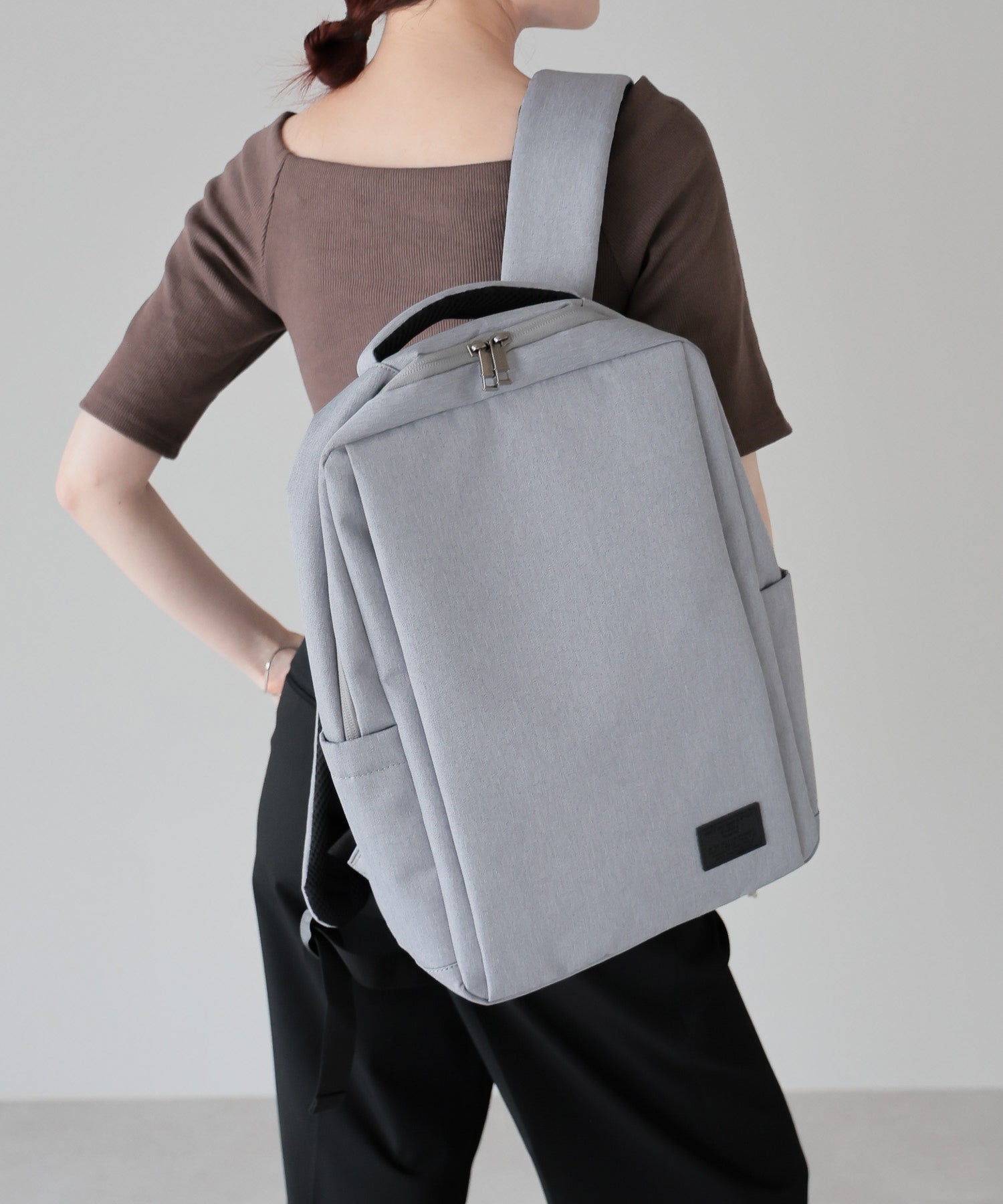 グッシオ GUSCIO スクエア型ビジネスリュック （GRAY） GRAY