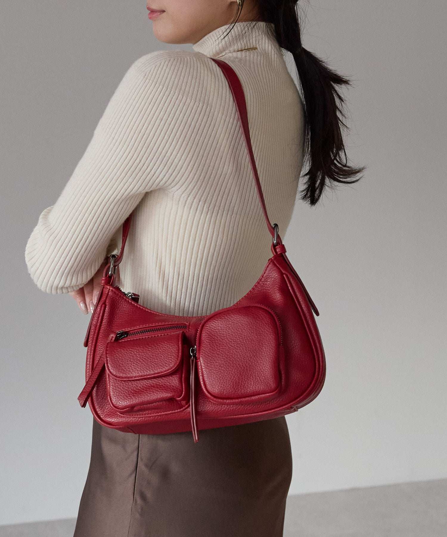 グッシオ GUSCIO アウトポケットショルダーバッグ （RED） RED