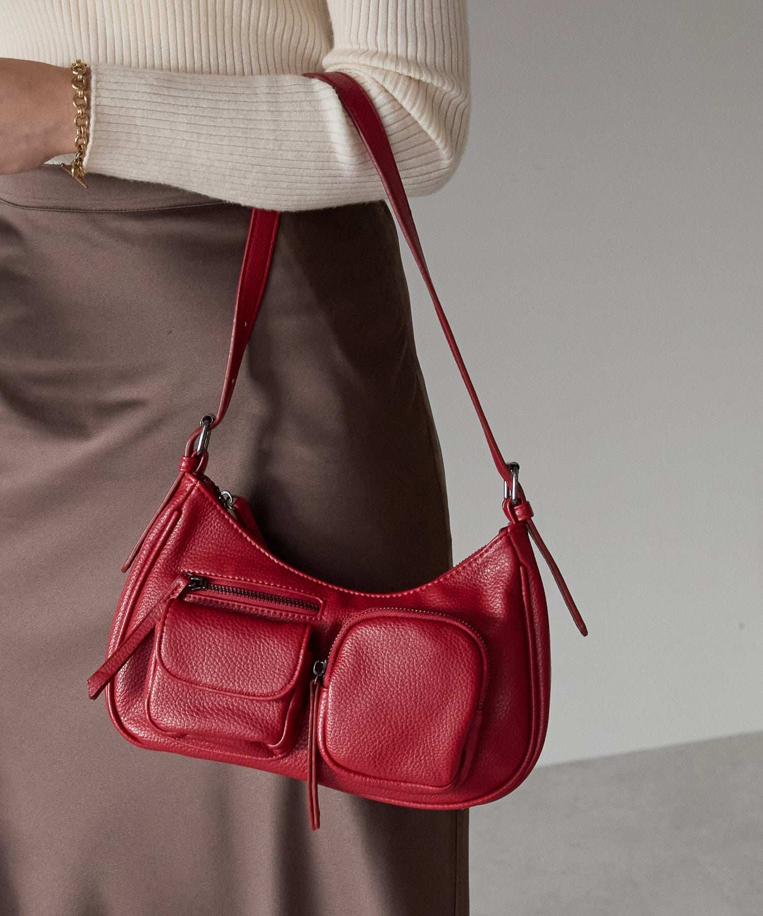 グッシオ GUSCIO アウトポケットショルダーバッグ （RED） RED