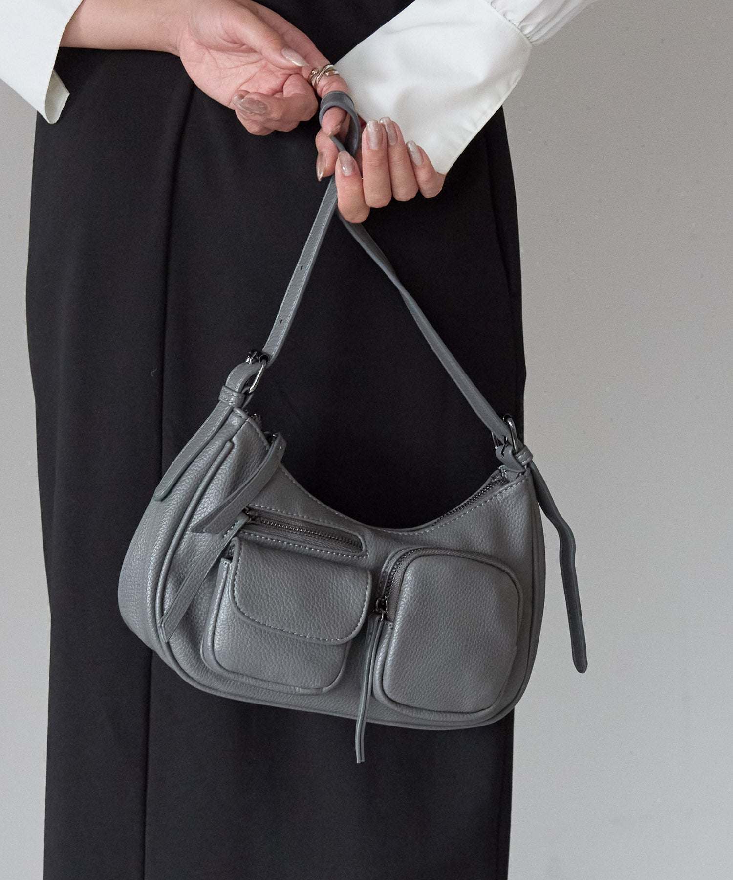 グッシオ GUSCIO アウトポケットショルダーバッグ （GRAY） GRAY