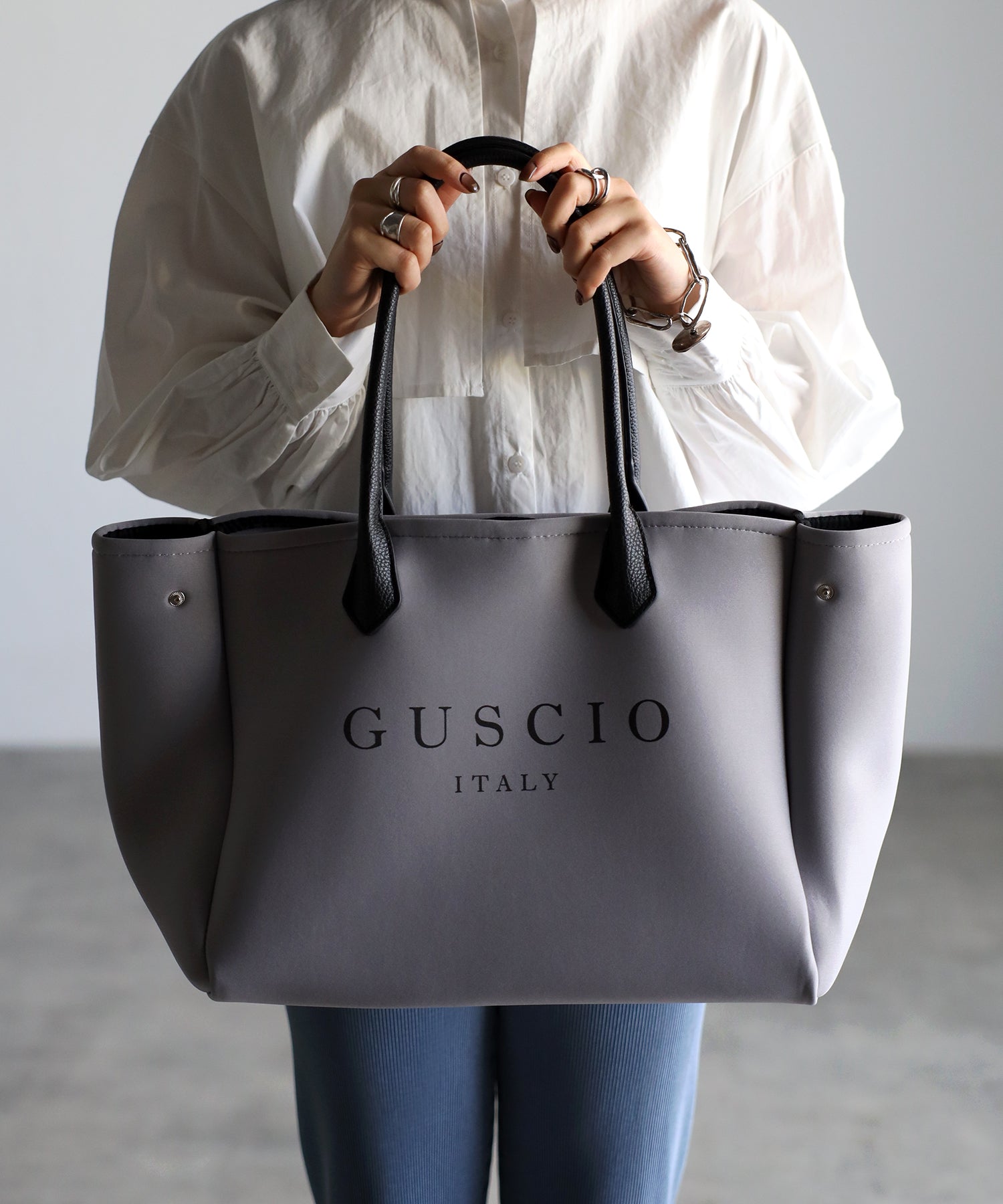グッシオ GUSCIO ネオプレーン素材 トートバッグ 通勤/ジム/ママバッグ （GRAY） GRAY