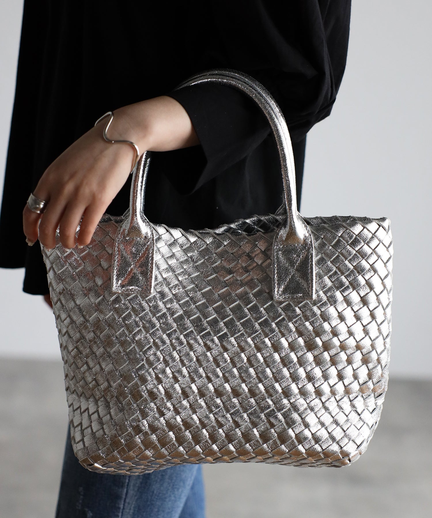 GUSCIO Metallic Mesh Tote Bag with Pouch