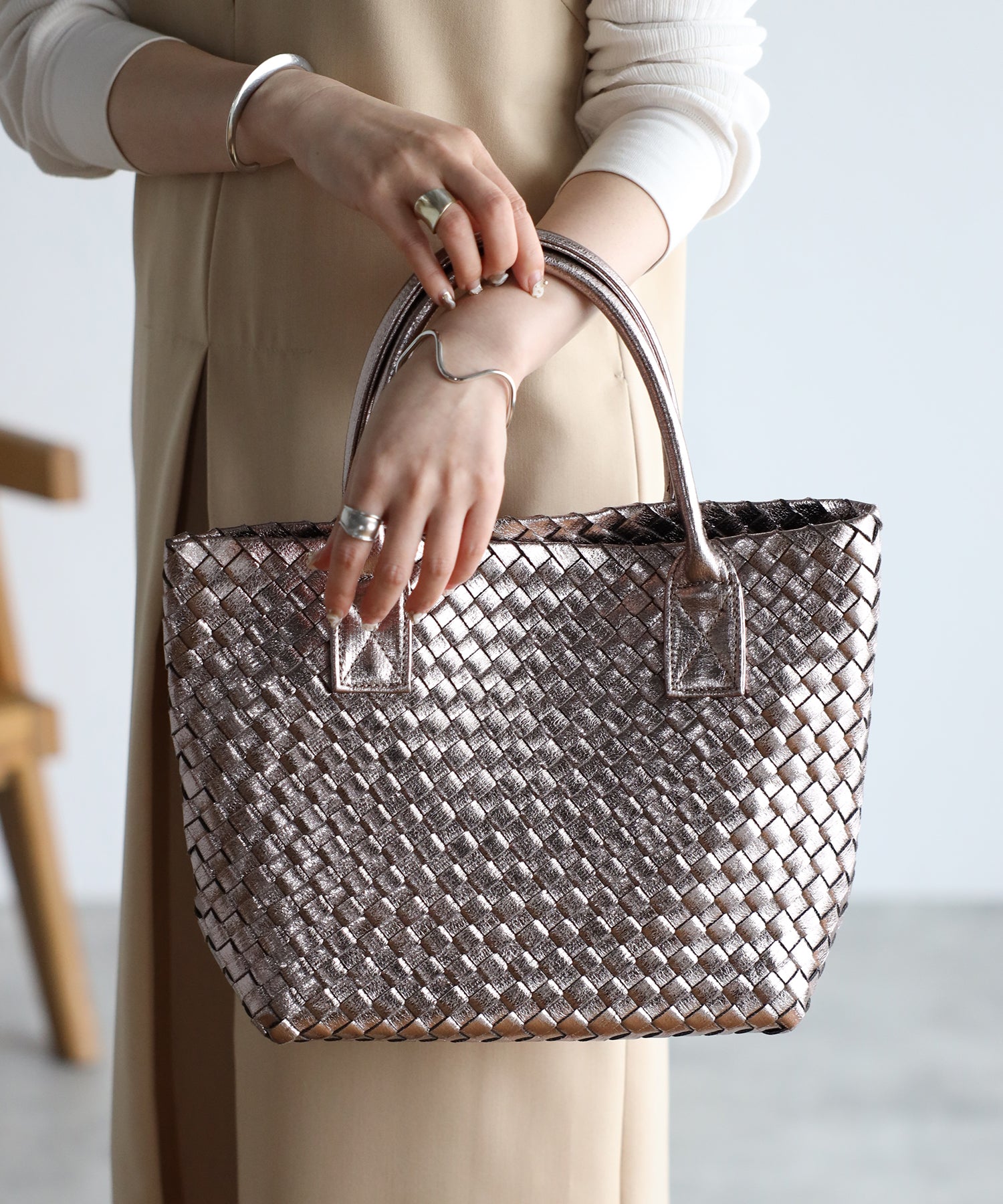 GUSCIO Metallic Mesh Tote Bag with Pouch