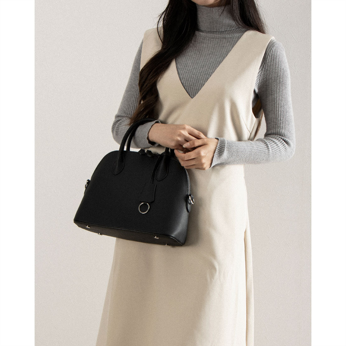 グッシオ GUSCIO 牛革ラウンドミニボストン （BLACK） BLACK