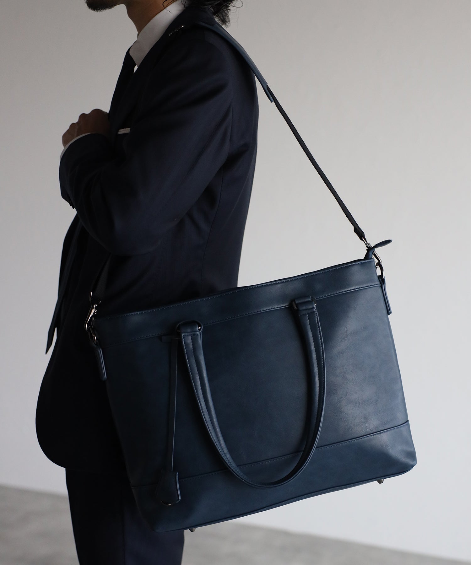 グッシオ ウォーモ GUSCIO UOMO レザータッチ ビジネストートバッグ 自立タイプ 大きめサイズ （INK BLUE） INK BLUE