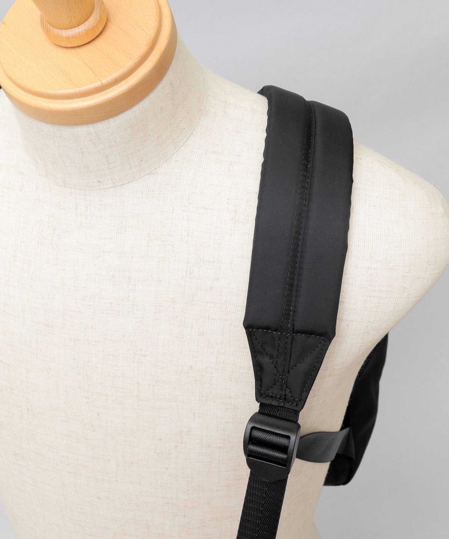 ヘルスニットプロダクト Healthknit Product 撥水ナイロン 11ポケット ミニリュック / バックパック / マザーズバッグ / 小さ