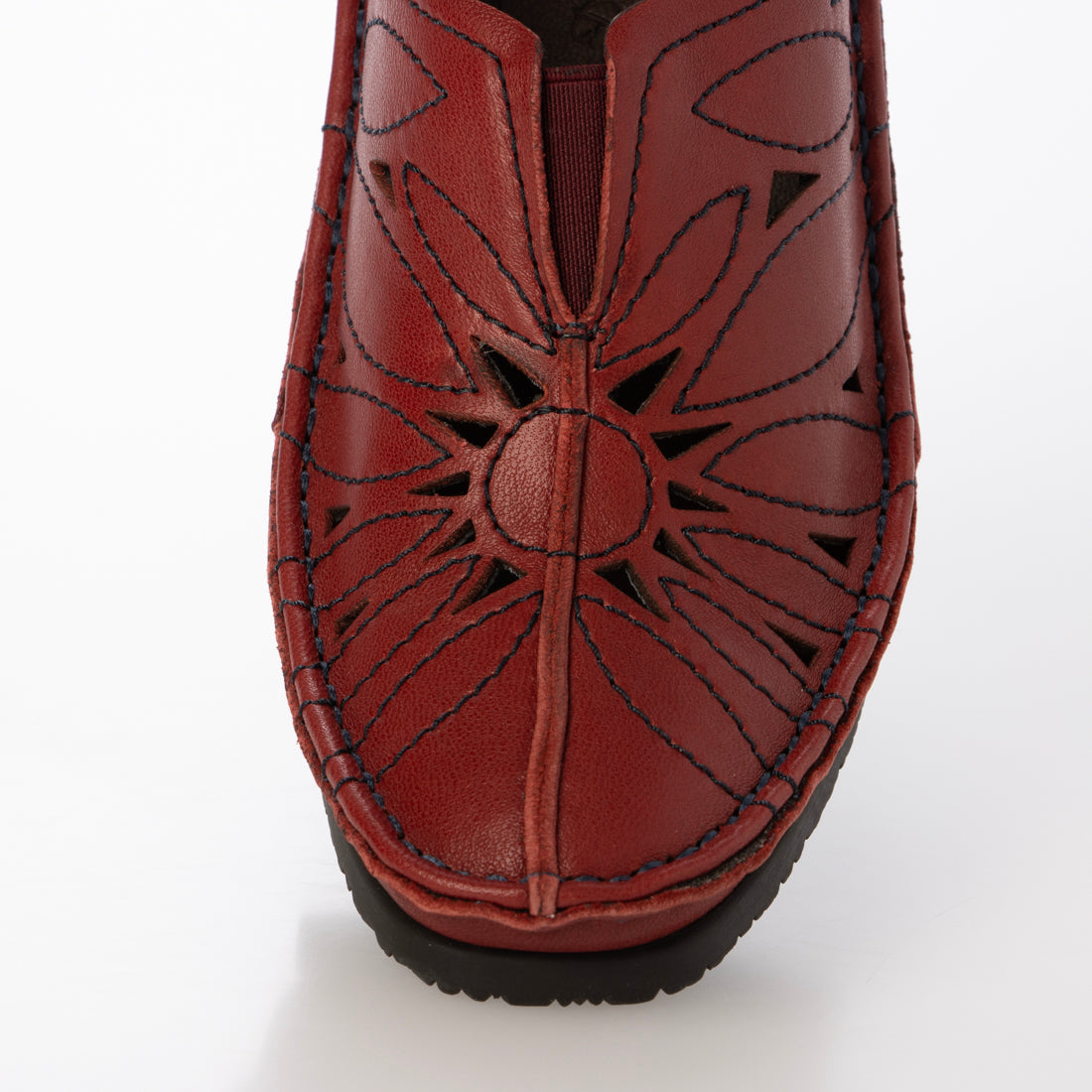 ヒナ デイ グリーン Hina Day Green 本革フラワーステッチウェッジソールパンプス （レッド） レッド