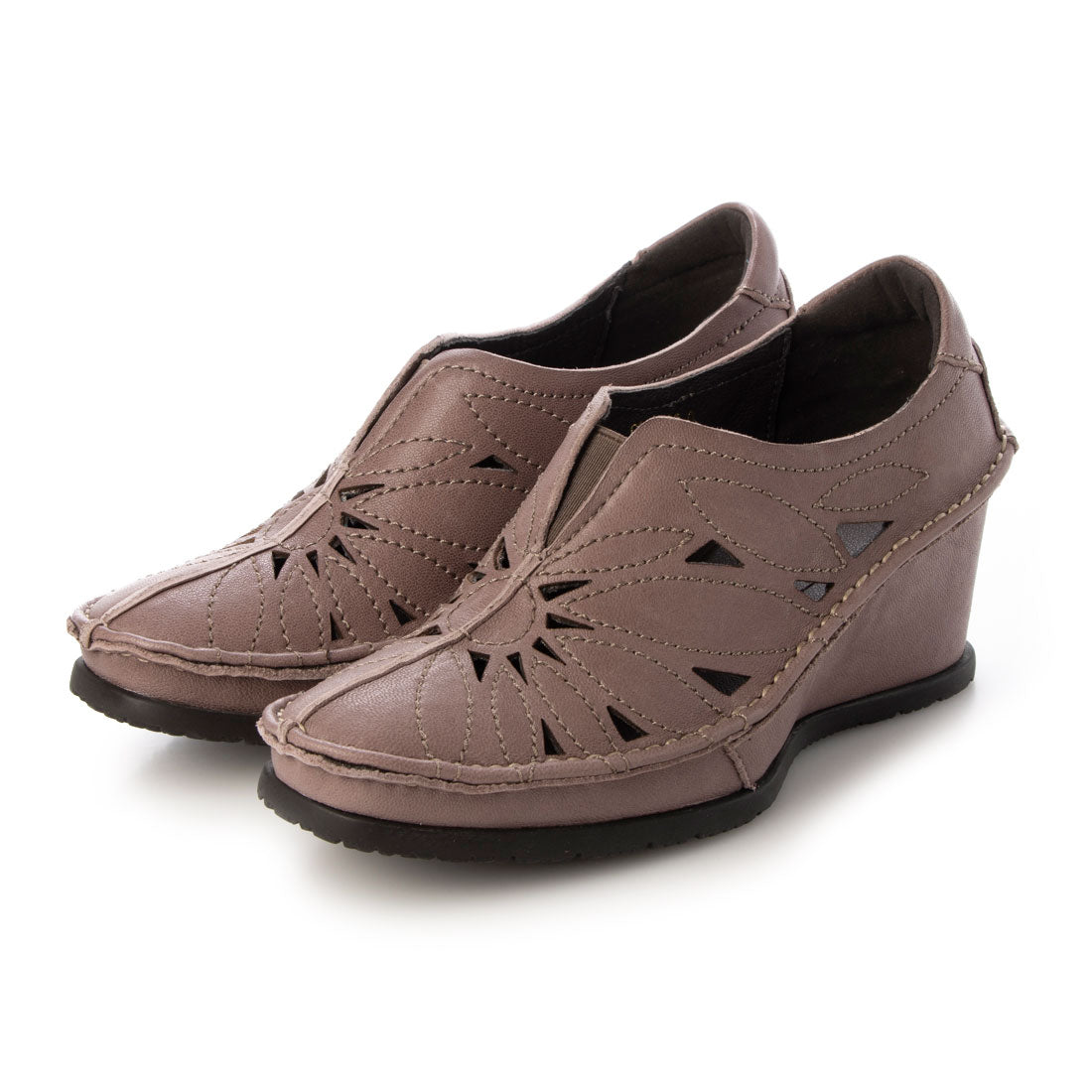 ヒナ デイ グリーン Hina Day Green 本革フラワーステッチウェッジソールパンプス （トープ） トープ