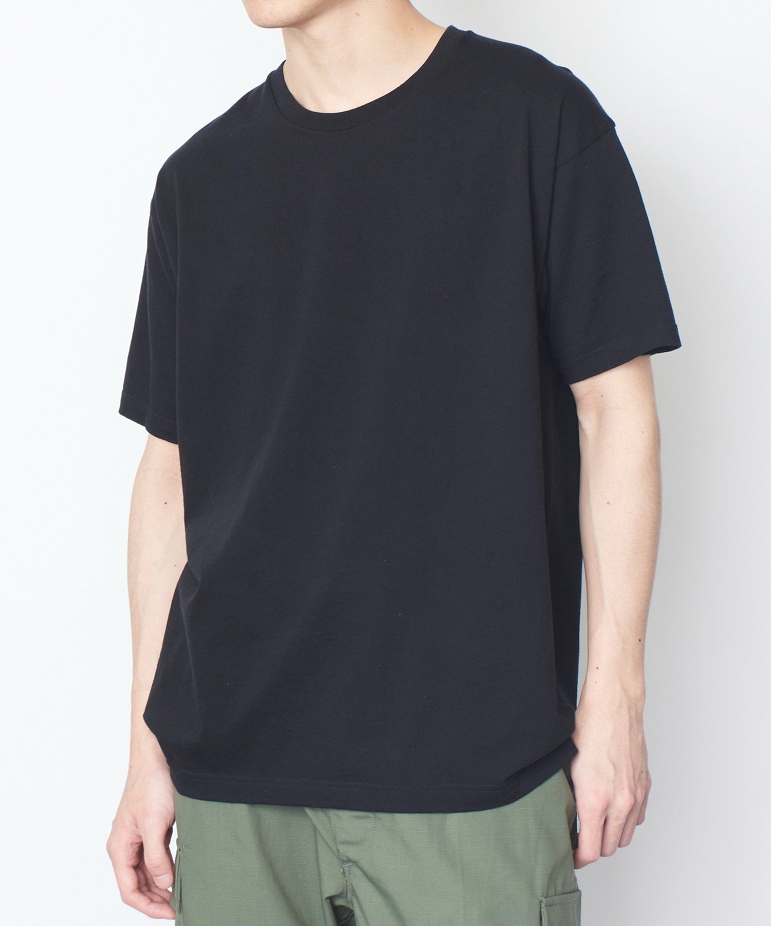 ヘインズ Hanes 日本人規格に落とし込んだ着心地抜群のパックTシャツ！黒と白の2色セット！【Hanes】5.3oz 2P Japan Fit クルーネックTシャツ H5320 （マルチ） マルチ