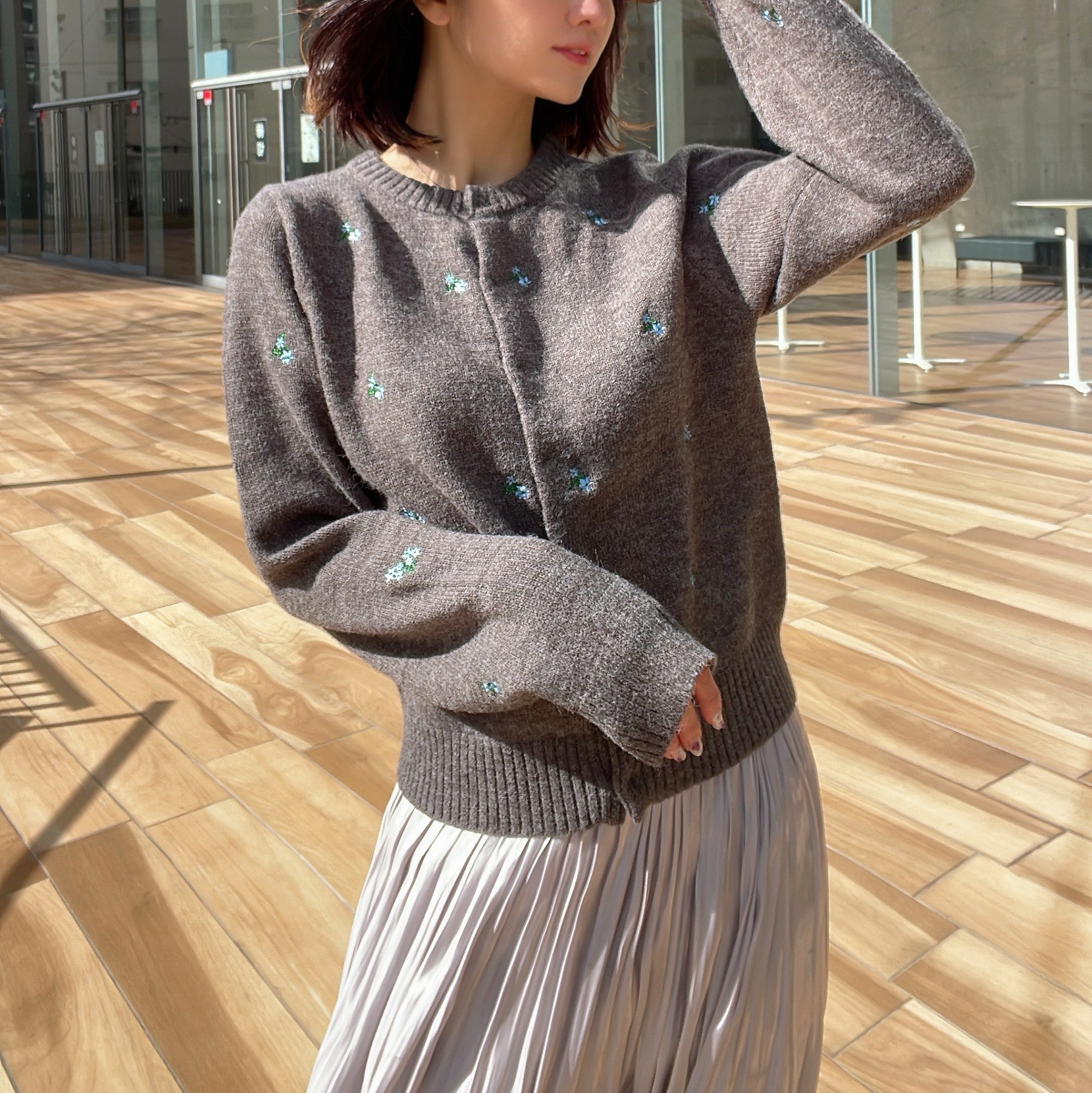 ヒューマンセカンドオケージョン Human 2nd Occasion フラワー刺繍ニットカーディガン （チャコールグレー） チャコールグレー