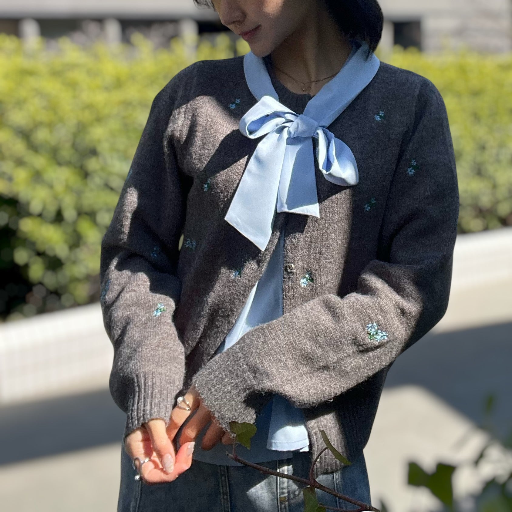 ヒューマンセカンドオケージョン Human 2nd Occasion フラワー刺繍ニットカーディガン （チャコールグレー） チャコールグレー