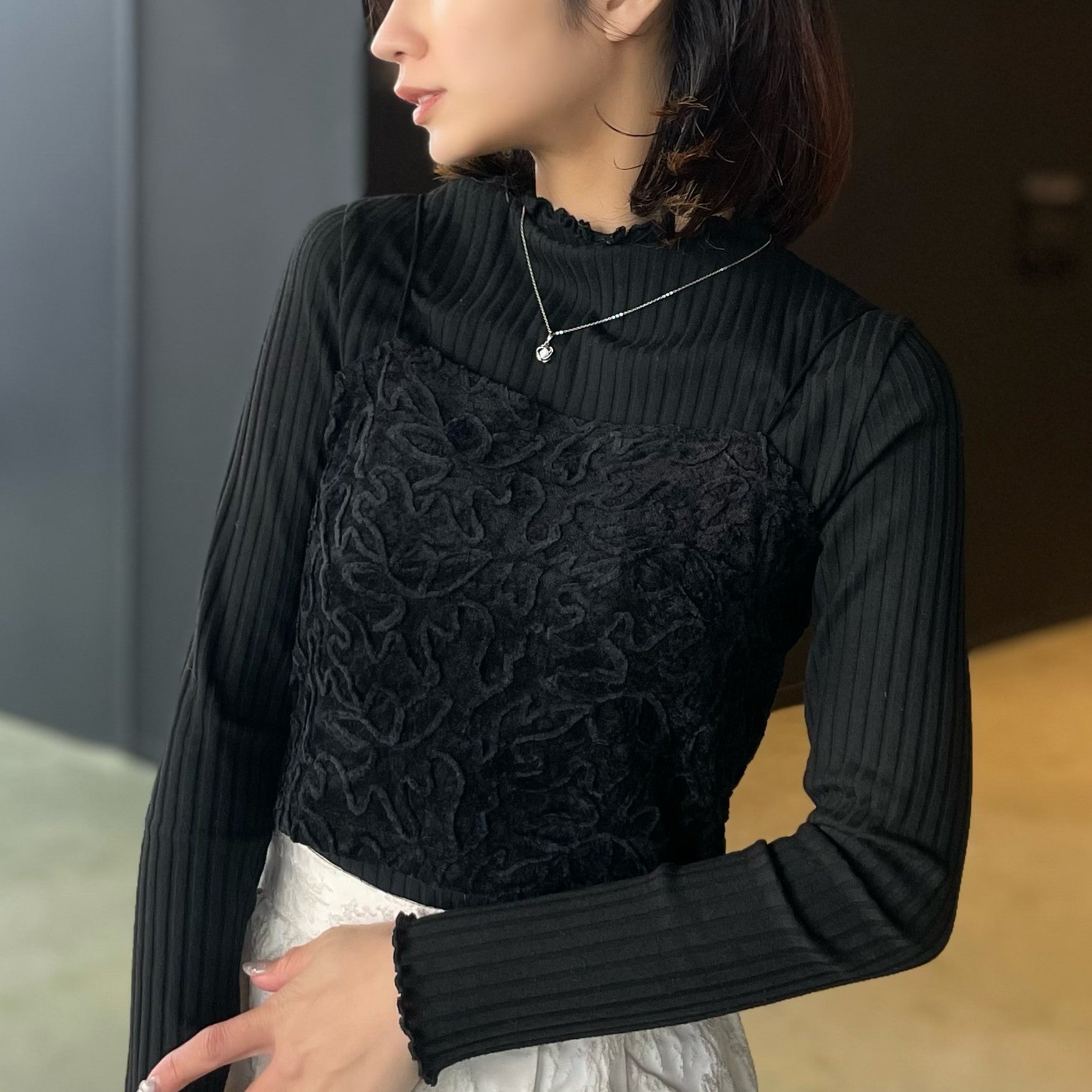 ヒューマンセカンドオケージョン Human 2nd Occasion フラワー刺繍ベロアビスチェ （ブラック） ブラック