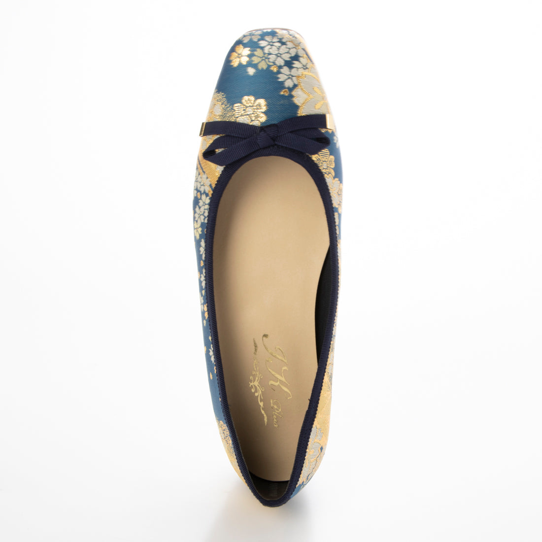 Hakimono (Footwear) [Made in Japan] [Footwear] [Patent Obtained Manufacturing Method] Flat shoes made from Nishijin-ori and kimono materials.