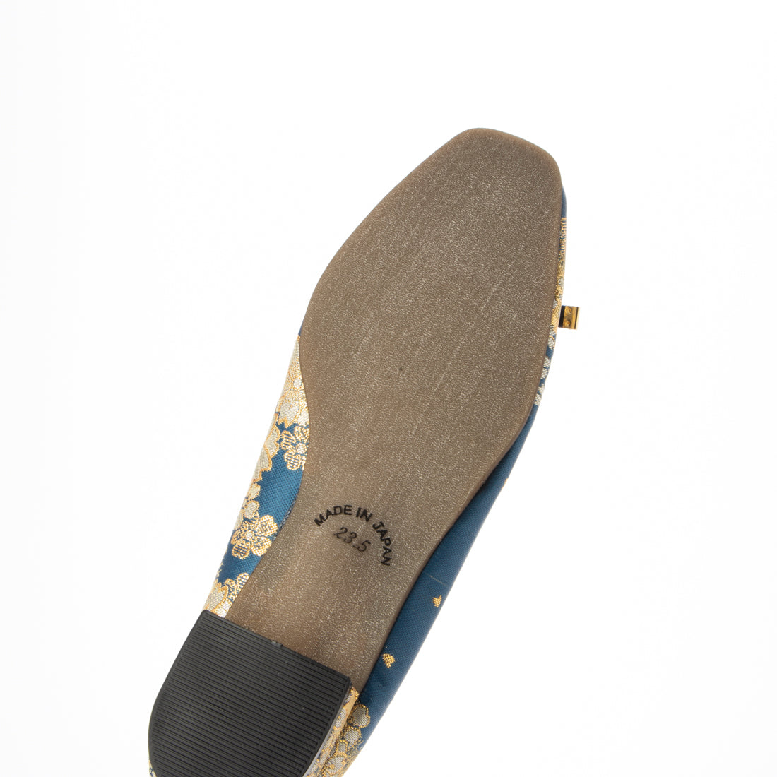 Hakimono (Footwear) [Made in Japan] [Footwear] [Patent Obtained Manufacturing Method] Flat shoes made from Nishijin-ori and kimono materials.