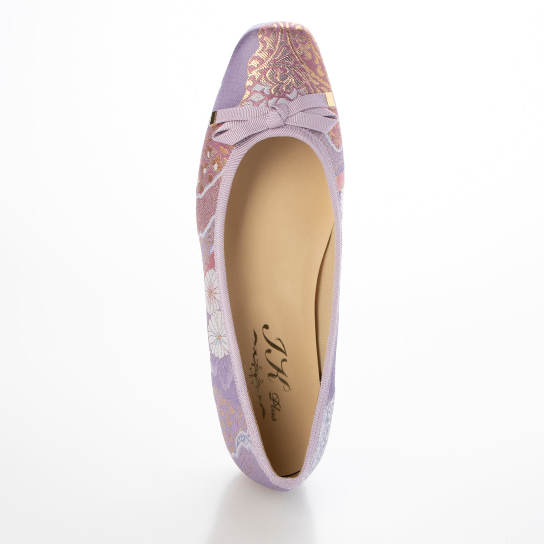 Hakimono (Footwear) [Made in Japan][Footwear][Patent Obtained Manufacturing Method] Flat shoes made from Nishijin-ori and kimono materials.