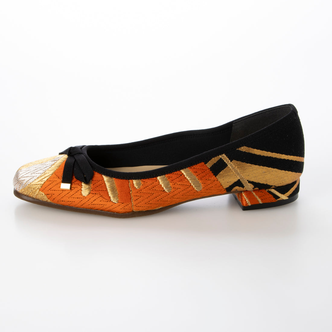 Hakimono - Footwear 【Made in Japan】【Footwear】 Unique one-of-a-kind flat shoes made from Nishijin-ori and kimono materials HAZUMI100