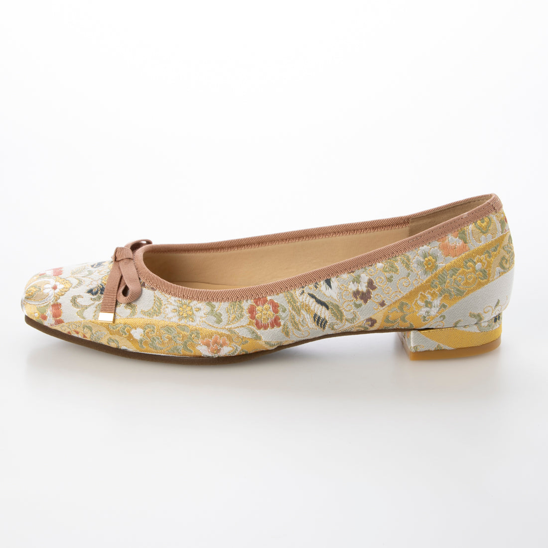 Hakimono - Footwear 【Made in Japan】【Footwear】 Unique one-of-a-kind flat shoes made from Nishijin-ori and kimono materials HAZUMI100