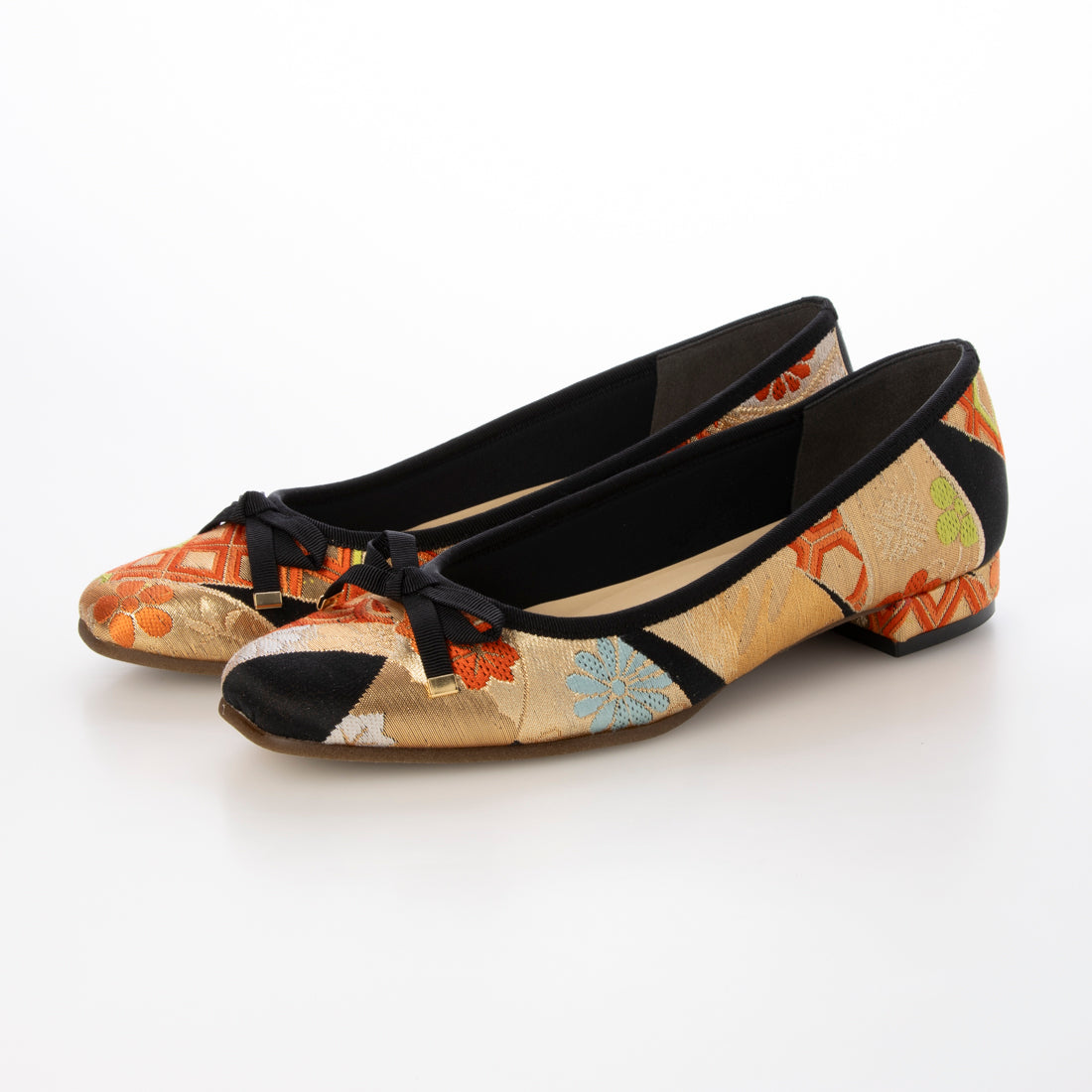 Hakimono - Footwear 【Made in Japan】【Footwear】 Unique one-of-a-kind flat shoes made from Nishijin-ori and kimono materials HAZUMI100