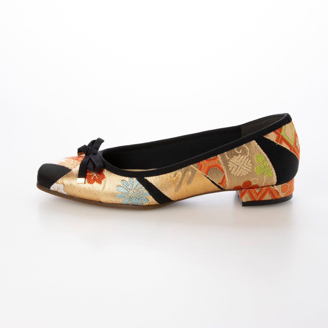 Hakimono - Footwear 【Made in Japan】【Footwear】 Unique one-of-a-kind flat shoes made from Nishijin-ori and kimono materials HAZUMI100