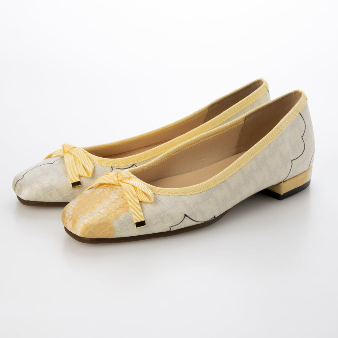 Hakimono - Footwear 【Made in Japan】【Footwear】 Unique one-of-a-kind flat shoes made from Nishijin-ori and kimono materials HAZUMI100