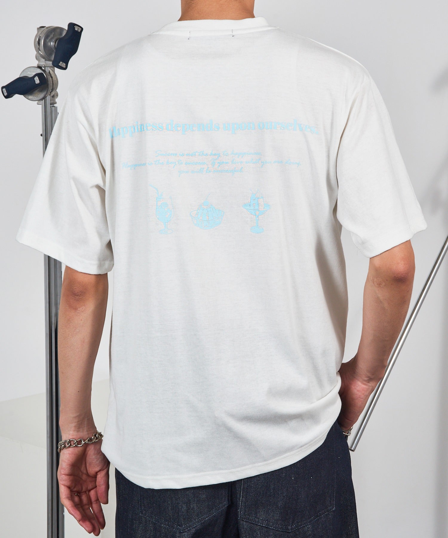 マガジンデモードコンタクト MAGASIN DE MODE CONTACT レトロイラストプリントTシャツ （ホワイト系その他3） ホワイト系その他3