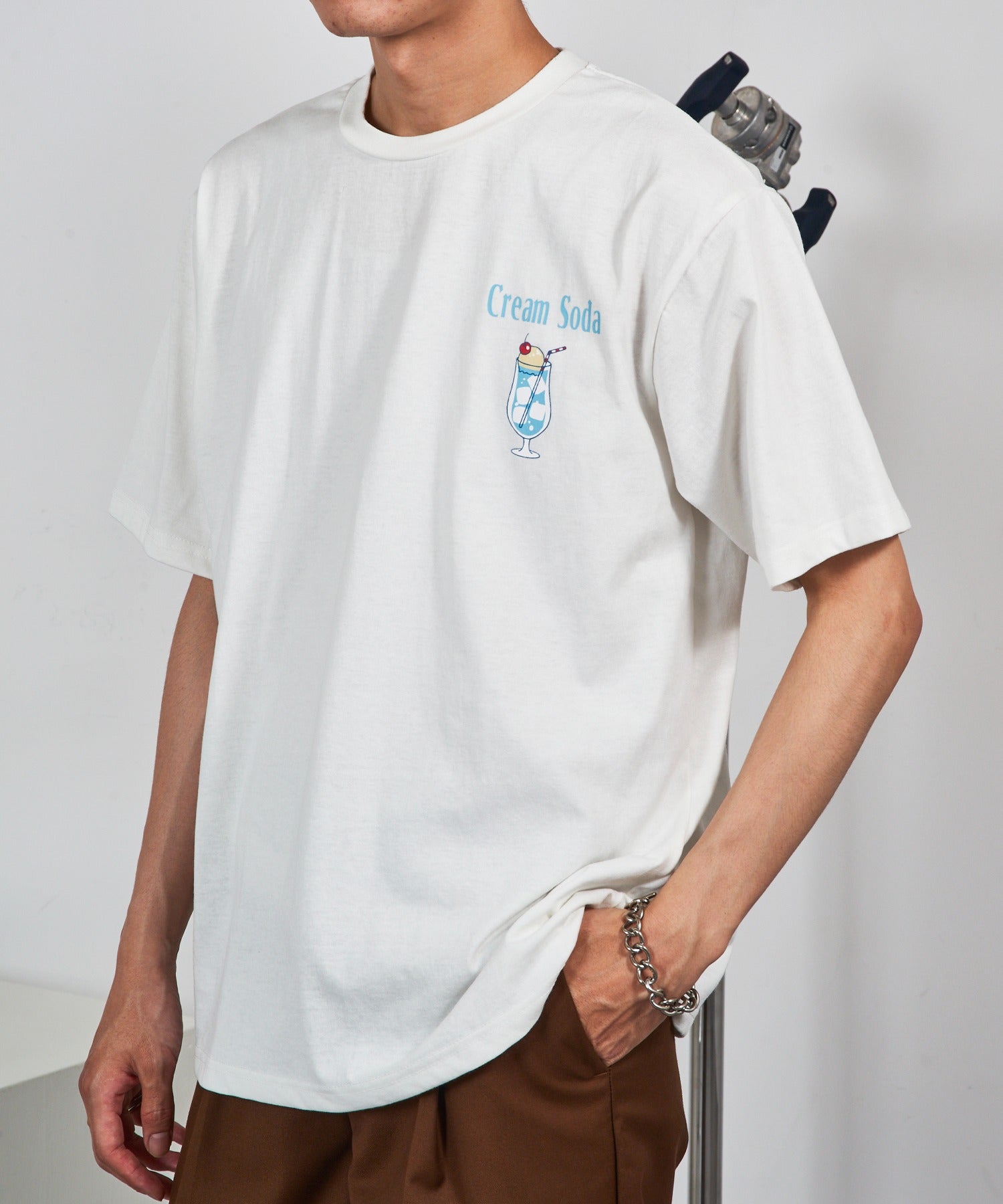 マガジンデモードコンタクト MAGASIN DE MODE CONTACT レトロイラストプリントTシャツ （ホワイト系1） ホワイト系1