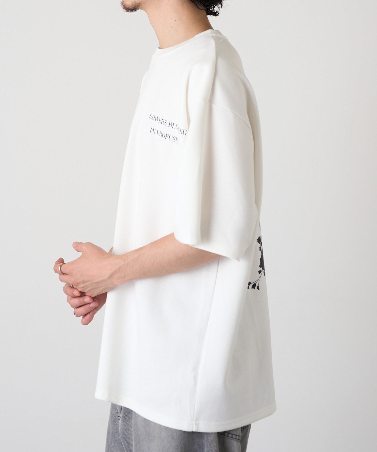 マガジンデモードコンタクト MAGASIN DE MODE CONTACT フラワーデジタルプリントTシャツ （オフホワイト） オフホワイト