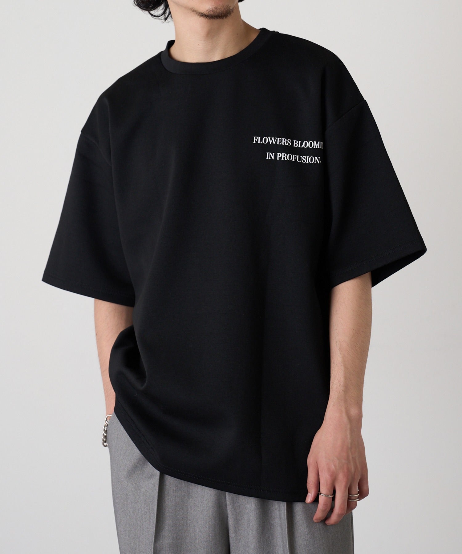 マガジンデモードコンタクト MAGASIN DE MODE CONTACT フラワーデジタルプリントTシャツ （ブラック） ブラック