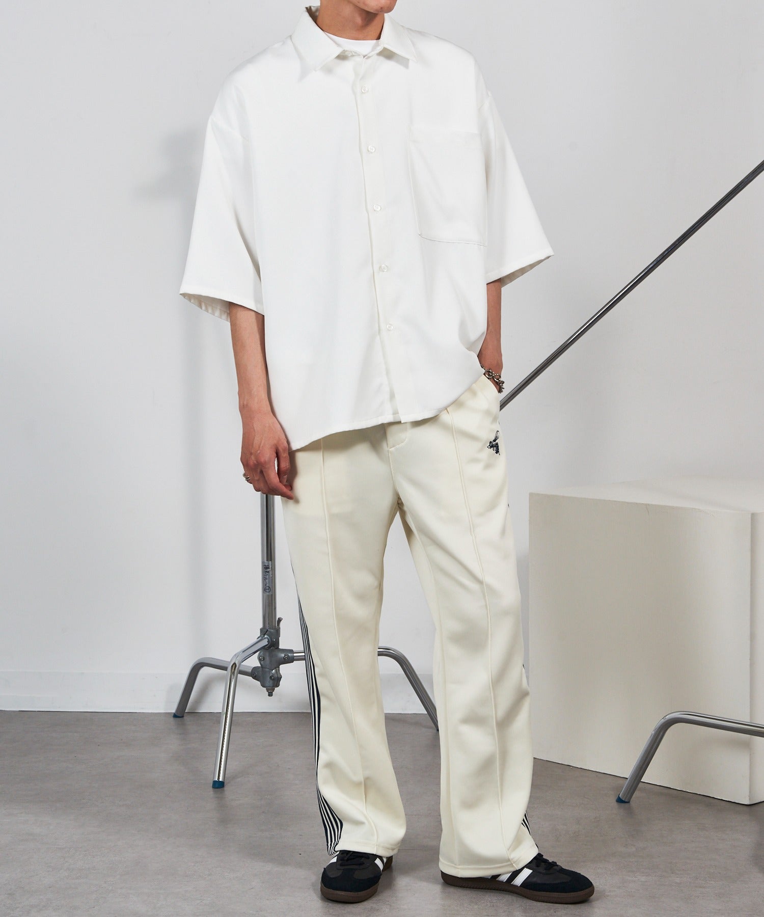 マガジンデモードコンタクト MAGASIN DE MODE CONTACT ウェスト配色サイドラインジャージーパンツ （クリーム） クリーム