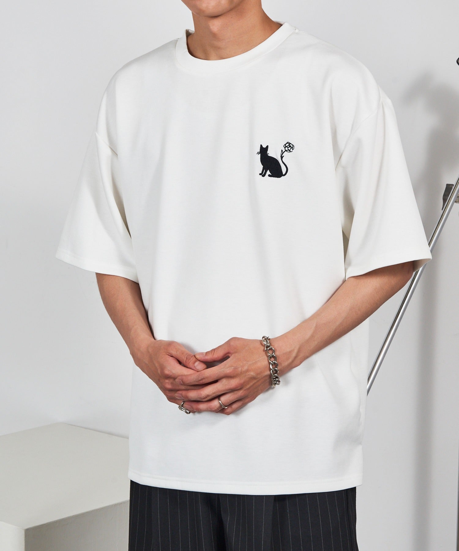 マガジンデモードコンタクト MAGASIN DE MODE CONTACT flower cat 刺繍 ポンチ Tシャツ （オフホワイト） オフホワイト