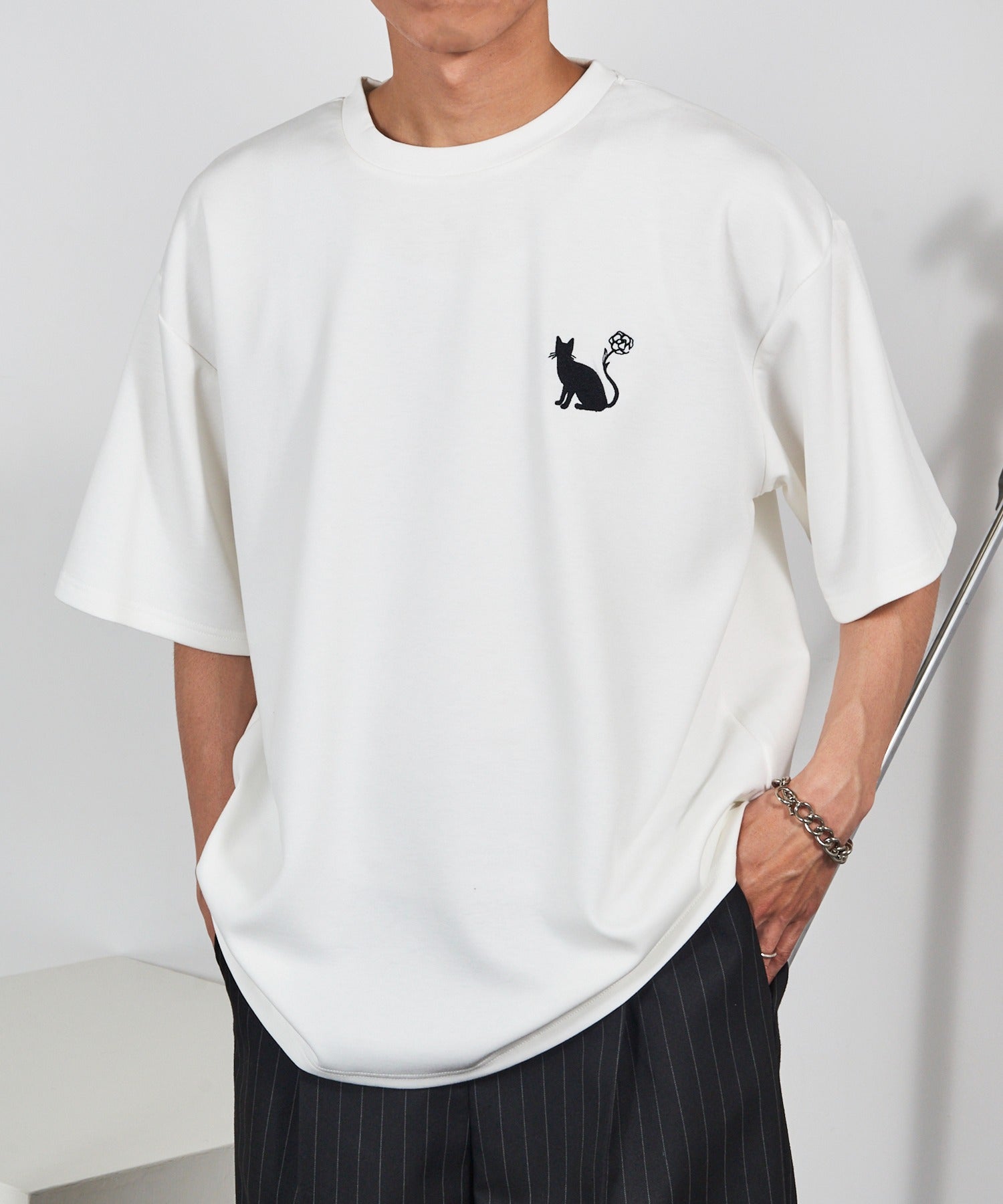 マガジンデモードコンタクト MAGASIN DE MODE CONTACT flower cat 刺繍 ポンチ Tシャツ （オフホワイト） オフホワイト