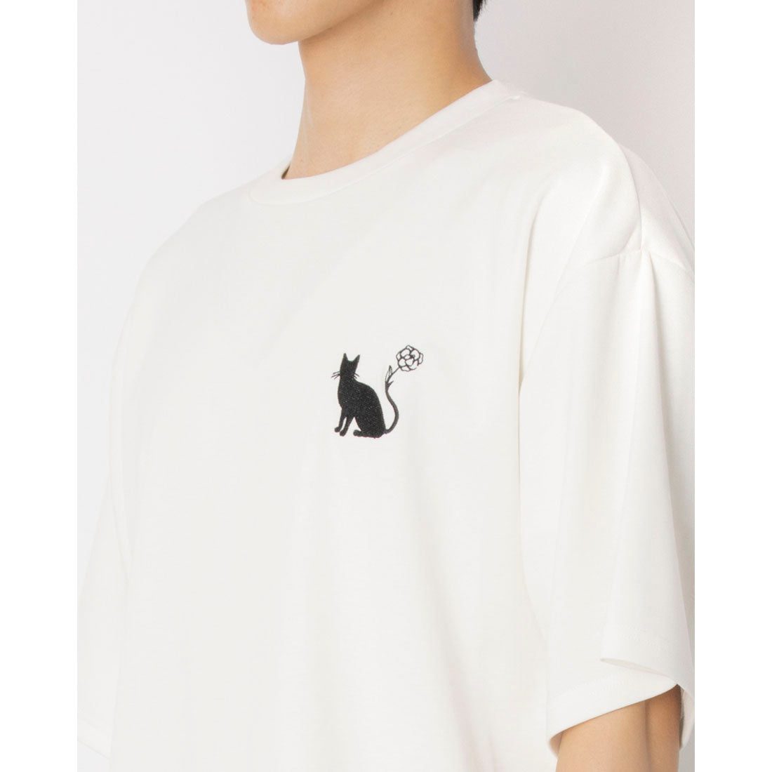 マガジンデモードコンタクト MAGASIN DE MODE CONTACT flower cat 刺繍 ポンチ Tシャツ （オフホワイト） オフホワイト