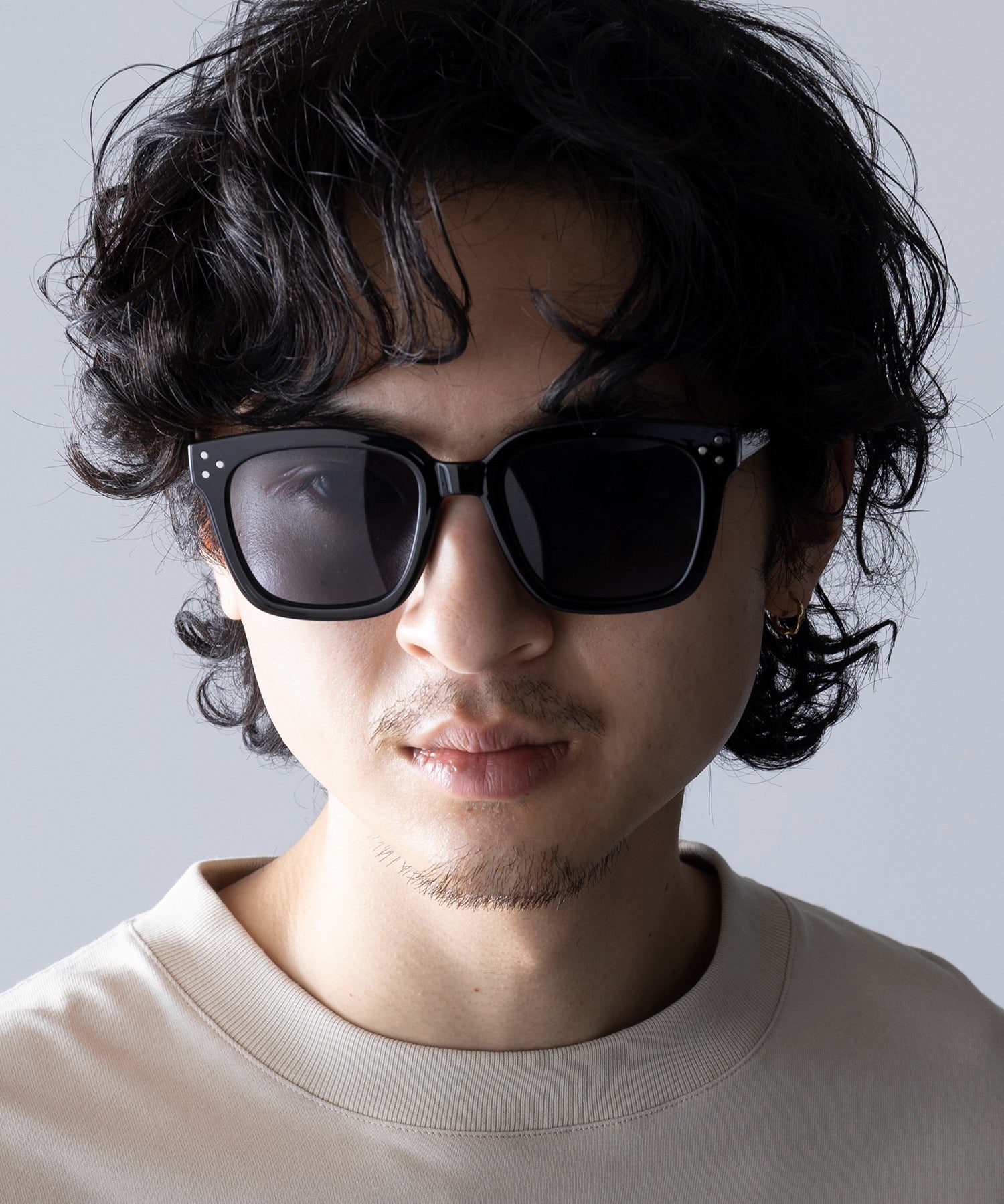 マガジンデモードコンタクト MAGASIN DE MODE CONTACT 偏光調光スクエア UVカット カラーレンズサングラス TNY （ブラック） ブラック