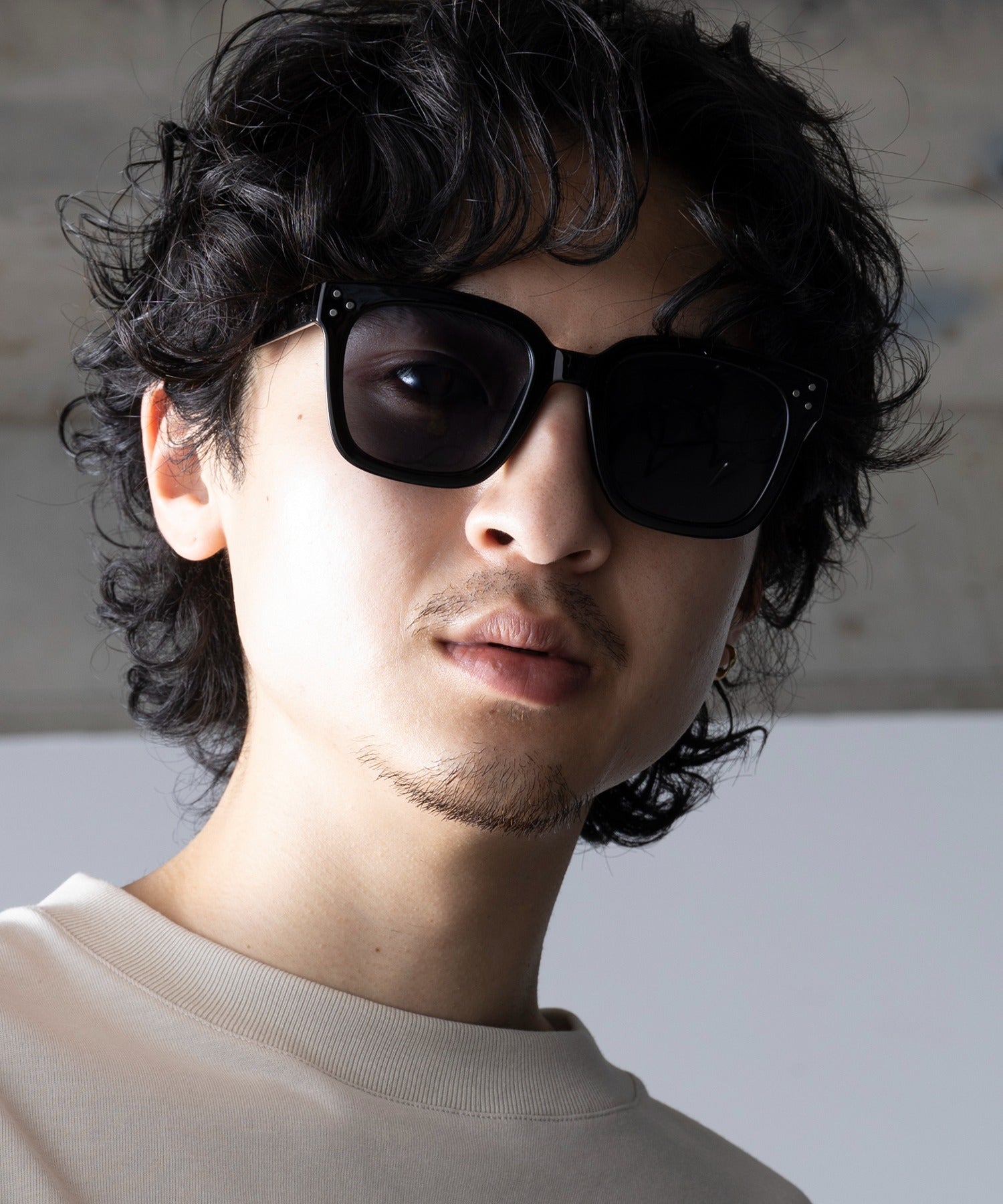 マガジンデモードコンタクト MAGASIN DE MODE CONTACT 偏光調光スクエア UVカット カラーレンズサングラス TNY （ブラック） ブラック