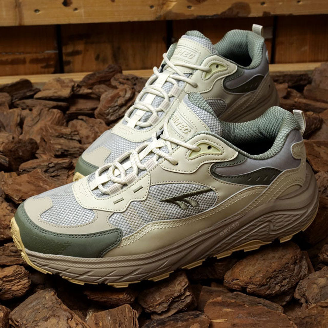 ハイテック HI-TEC HT HKU16 EASTEND WP SAND [53144048]