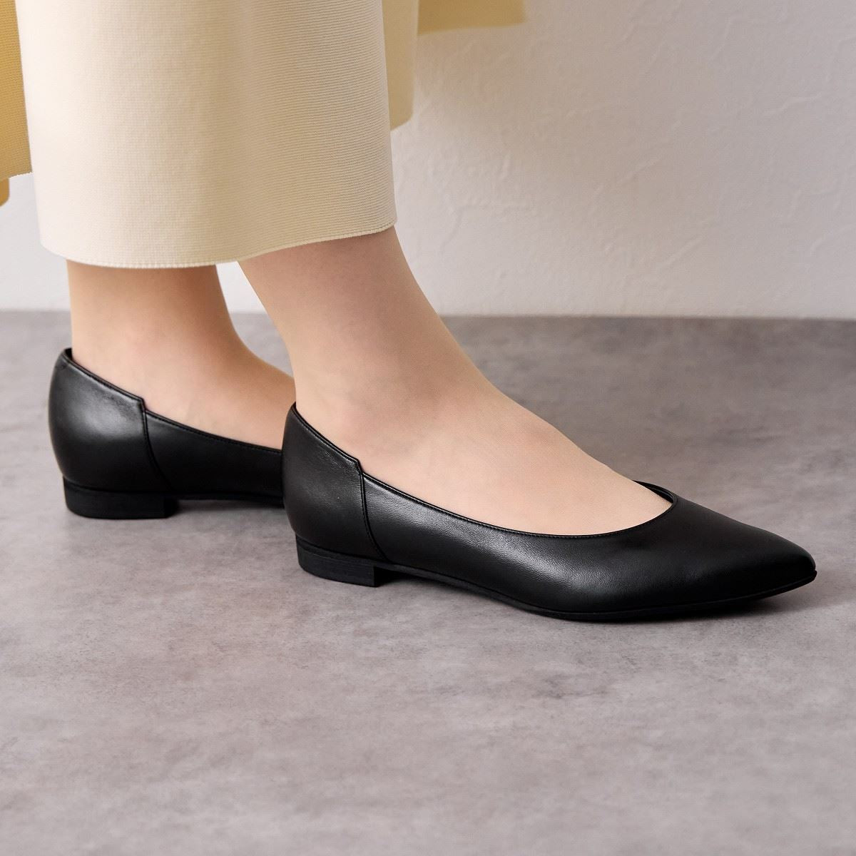 Himiko Flat Plain Pumps/631316