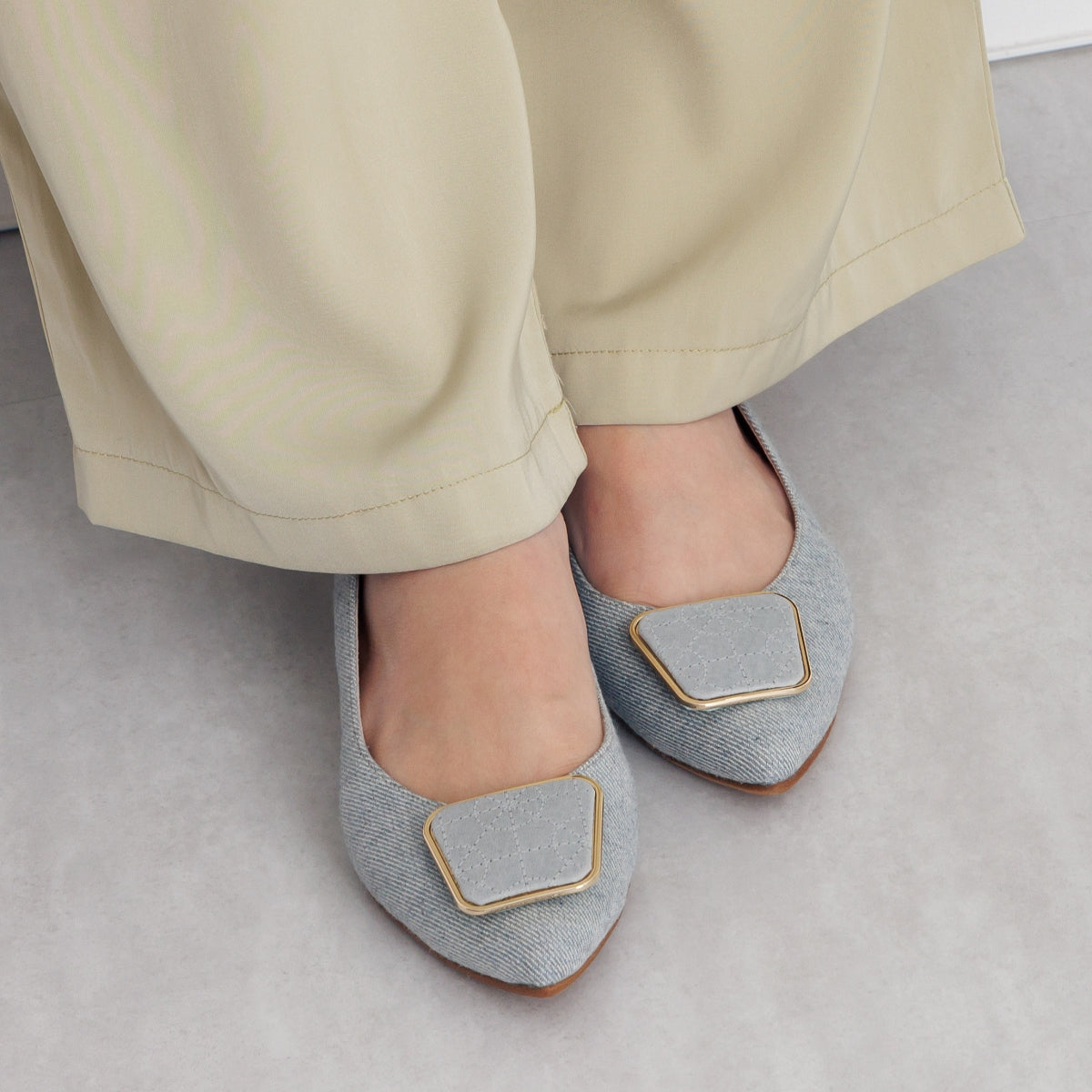 ヒミコ 卑弥呼 スクエアバックルフラットパンプス/641102