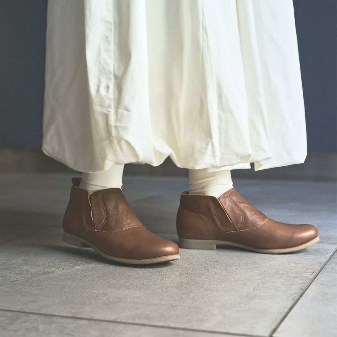 HIPS Deep instep flat shoes