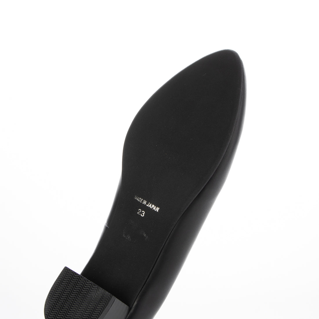 HIPS Soft V-cut leather pumps