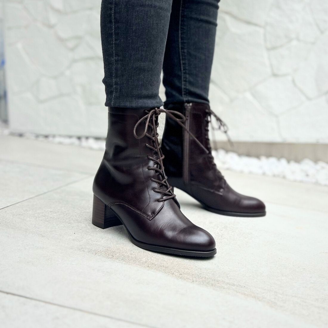 HIPS lace-up short boots