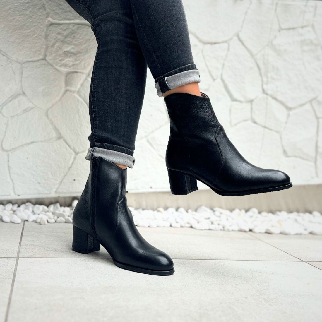 HIPS Soft Leather Western Cut Short Boots