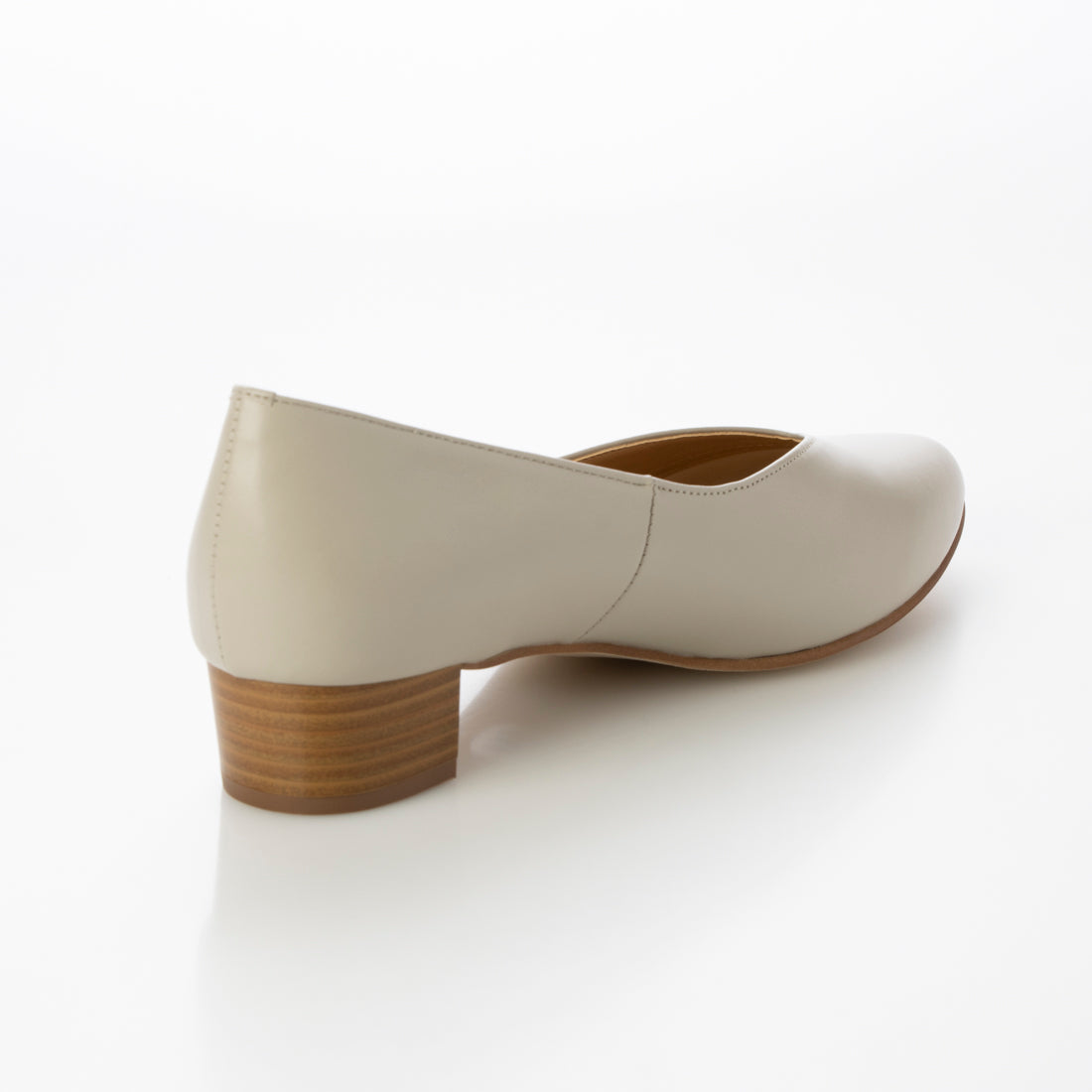 HIPS Soft V-cut leather pumps