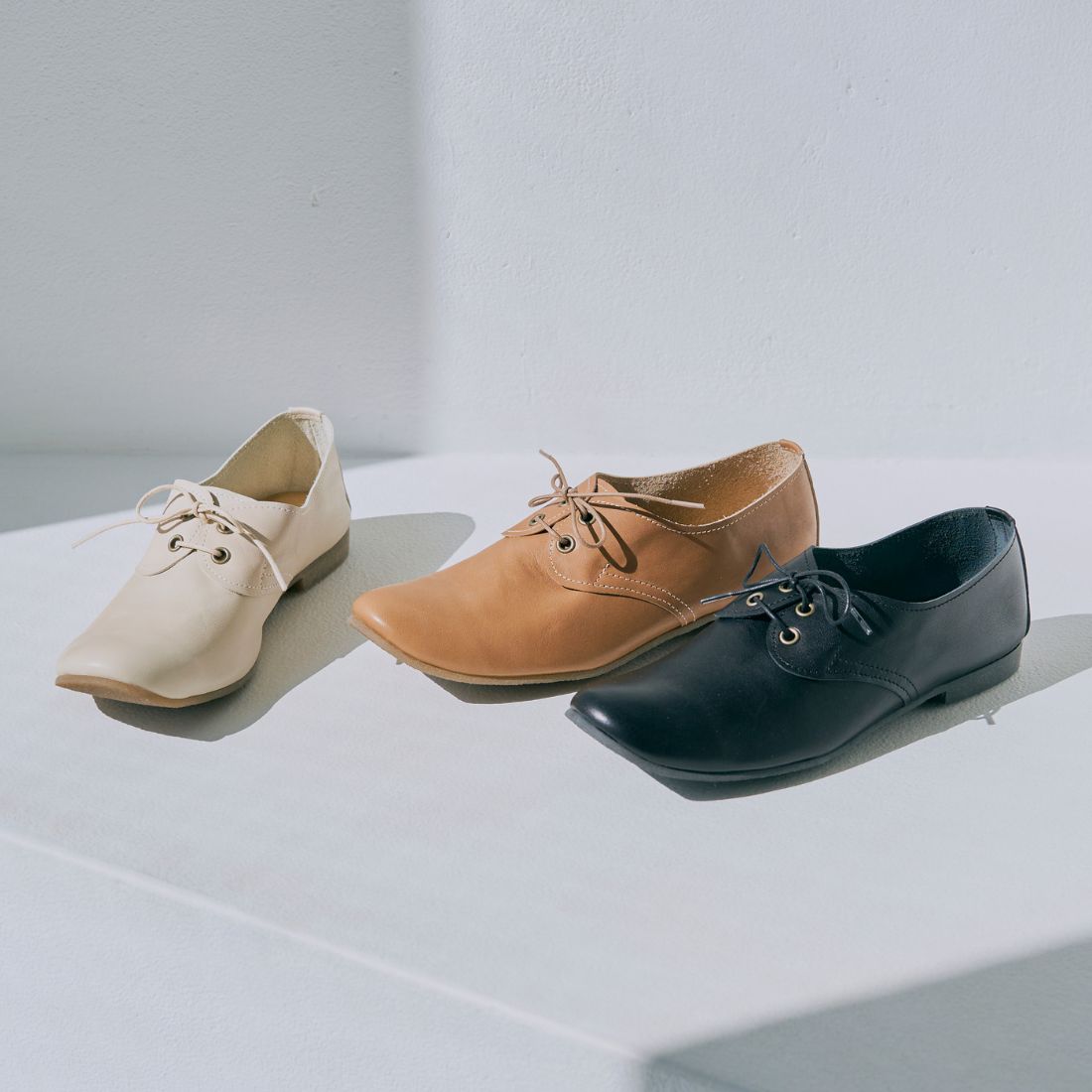 HIPS Lace-Up Leather Flat Shoes
