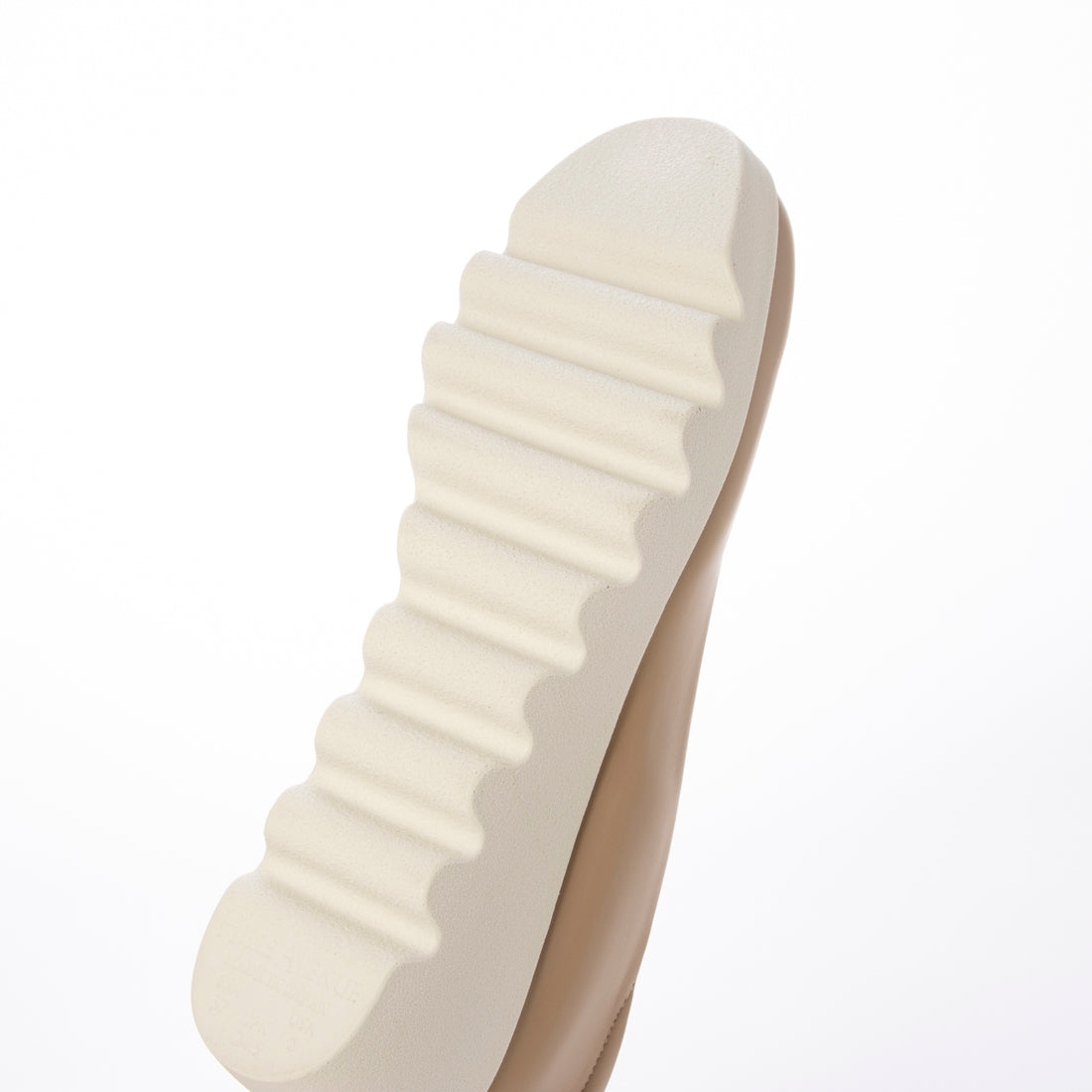 HILLS AVENUE Plain Wave Sole Limited